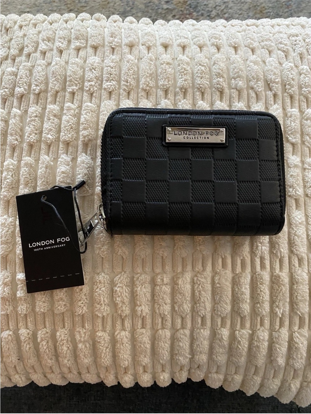 NWT London Fog Wallet Card Holder Zip Around Dahlia Double Zip Black PVC